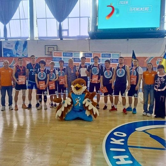 USUST team wins silver at the stage III Student Basketball League
